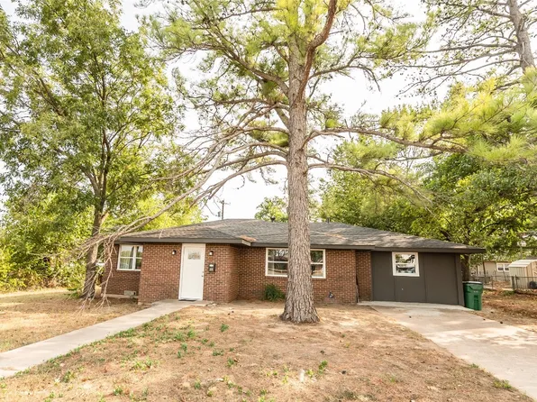 104 Saint Jo Ter, Nocona, TX 76255
