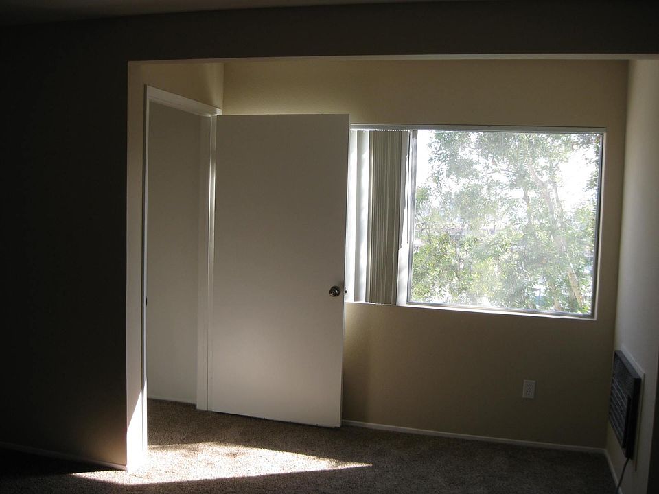 2nd image of 238 S Pierce St