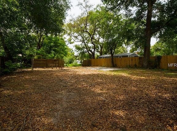 4th image of 905 E Lambright St
