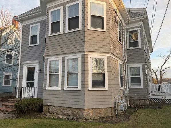 5 Lothrop St, Plymouth, MA 02360