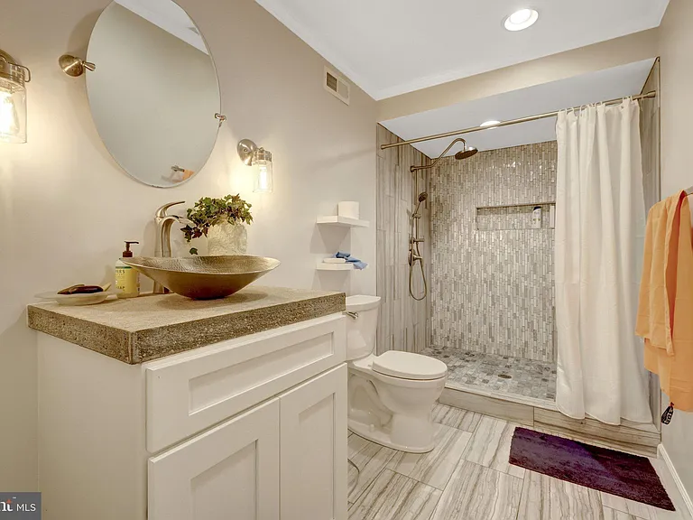 7845 Old Dominion Dr — Photo 78