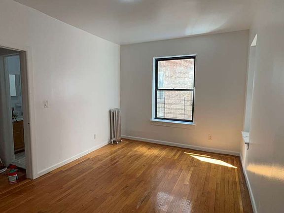 3rd image of 1520 Sheridan Ave APT 2F