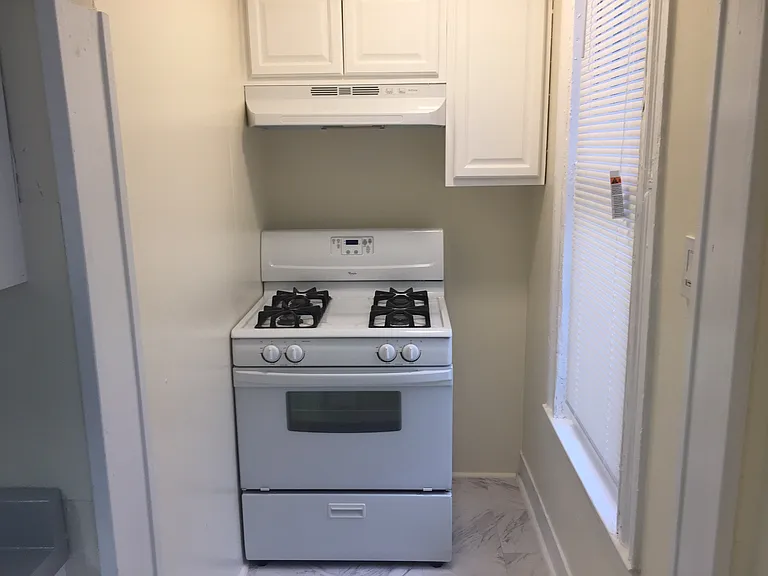 28 Cedar St #1 — Photo 36