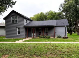 206 Elm St, Correctionville, IA 51016