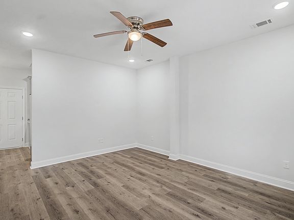 2nd image of 205 Bagley Ave Unit A