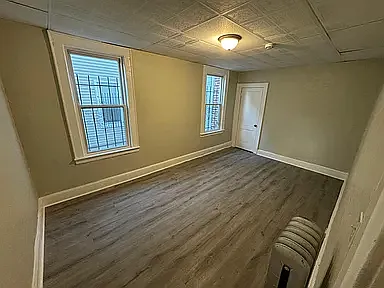 192-194 Shephard Ave #2 — Photo 3