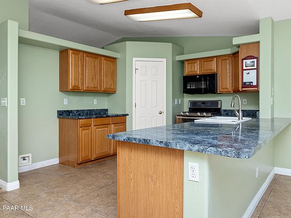 5th image of 3401 N Catherine Dr