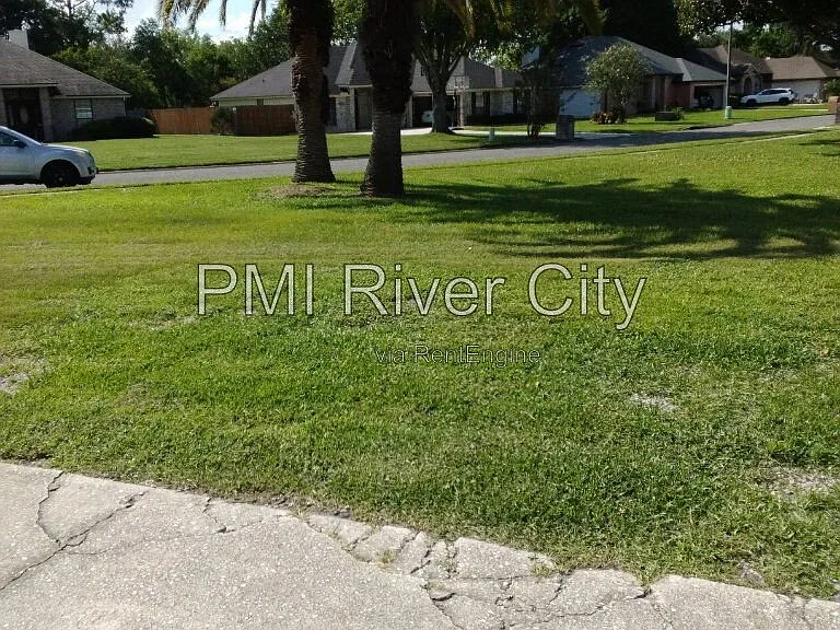 2320 Locustwood Ct — Photo 6