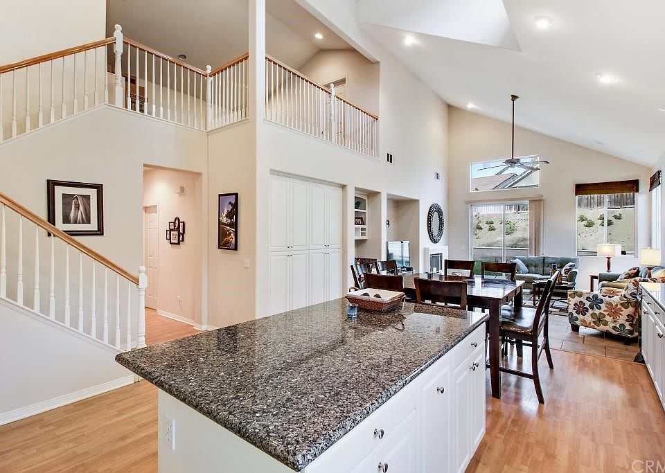 1st image of 36195 Bur Oaks Ave