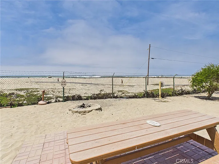711 Pacific Coast Hwy #325 — Photo 31