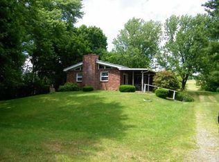 1365 E Hookstown Grade Rd, Clinton, PA 15026