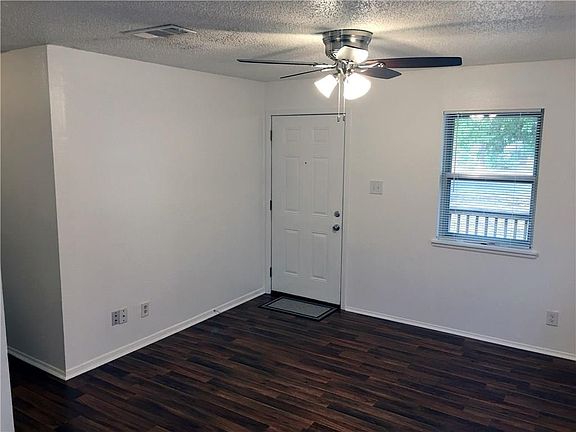 2nd image of 2905 Rockwood Dr