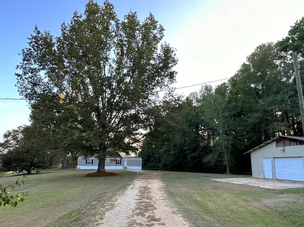 18 Lois Ln, Collins, MS 39428