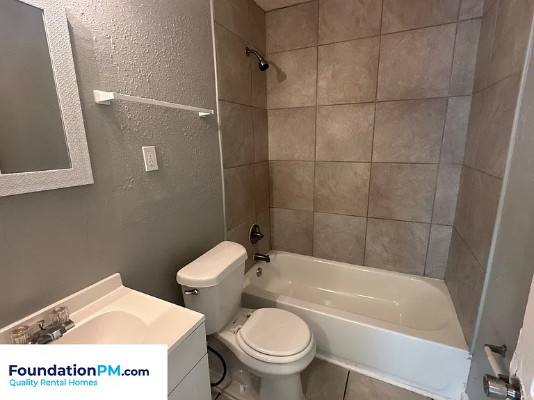 750 Lipford St — Photo 10