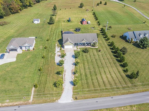 2nd image of 402 Barker Ln E
