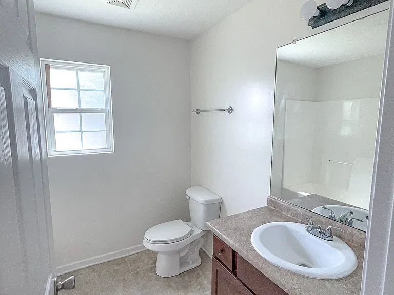 338 S Bridgeport Dr — Photo 11