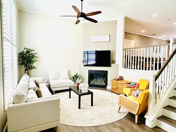 2nd image of 181 Esfahan Dr