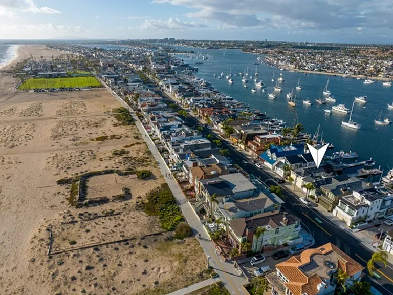 1128 E Balboa Blvd — Photo 13