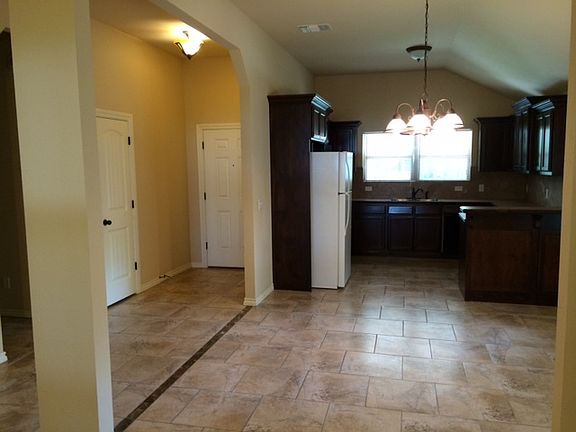 2nd image of 1523 Morland Ave