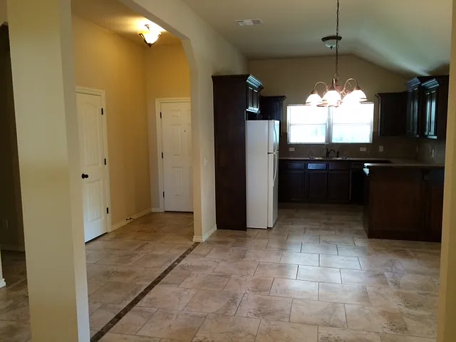 1523 Morland Ave — Photo 2