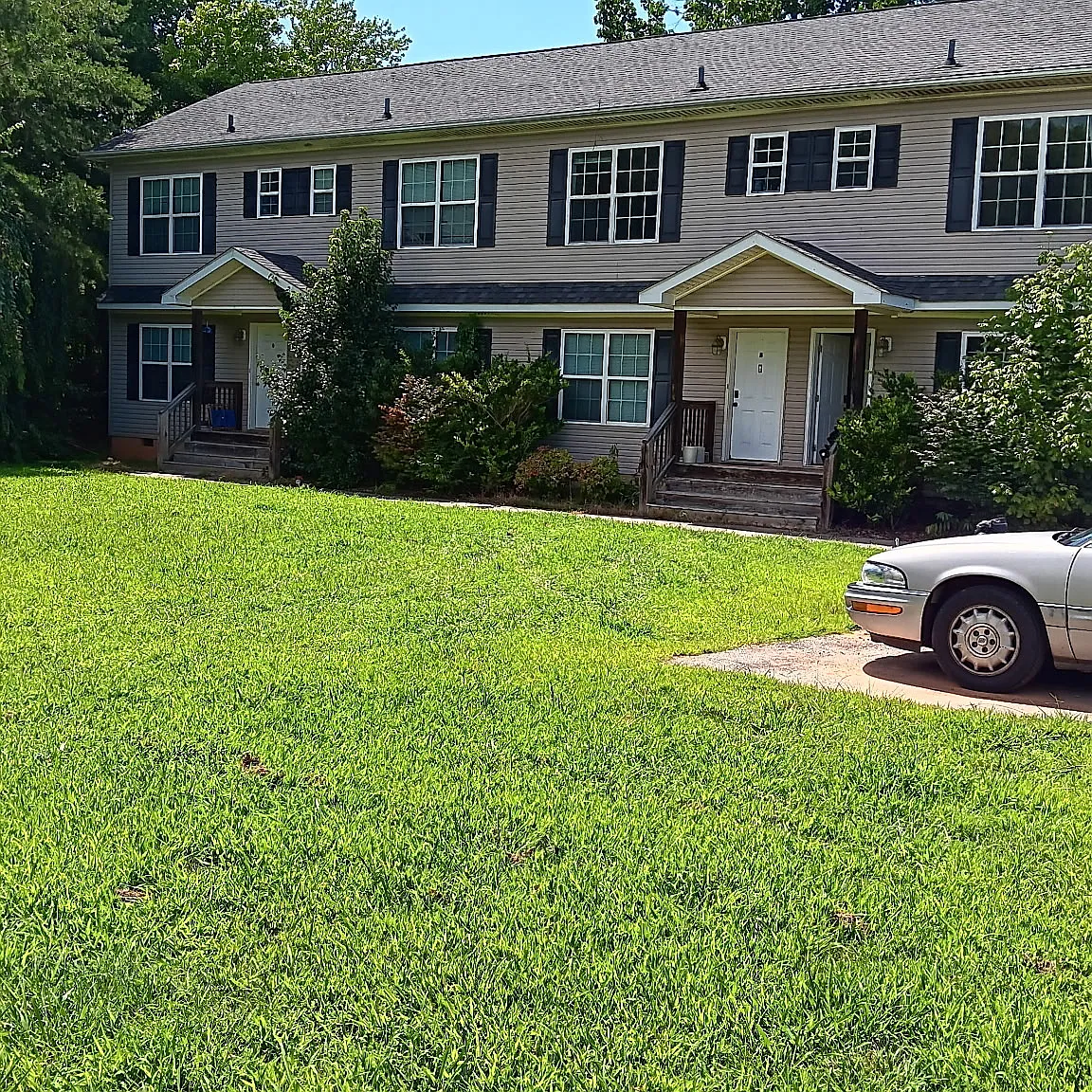 2 bed, 1.5 bath, 920 sqft, $1,400 — Photo 1