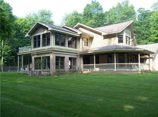 507 Country Woods Ln #PVT, Rochester, NY 14626