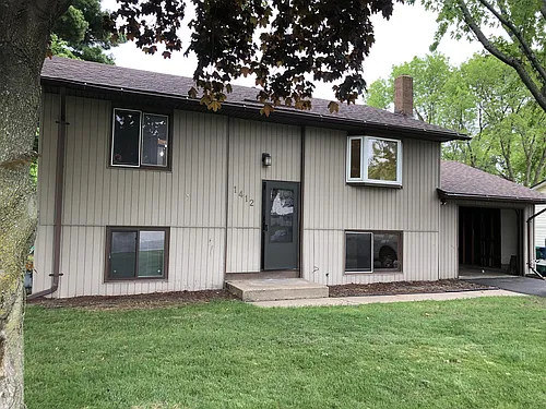 1412 Osborne Rd NE Photo 1