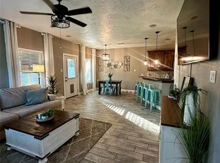 405 N Amherst Dr, West Columbia, TX 77486