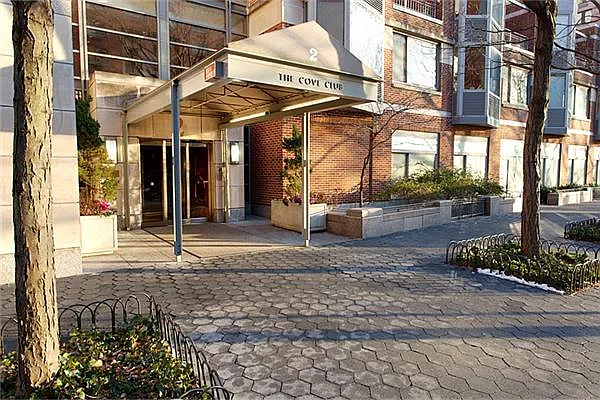 Sold by (Legacy) Elegran | media 9