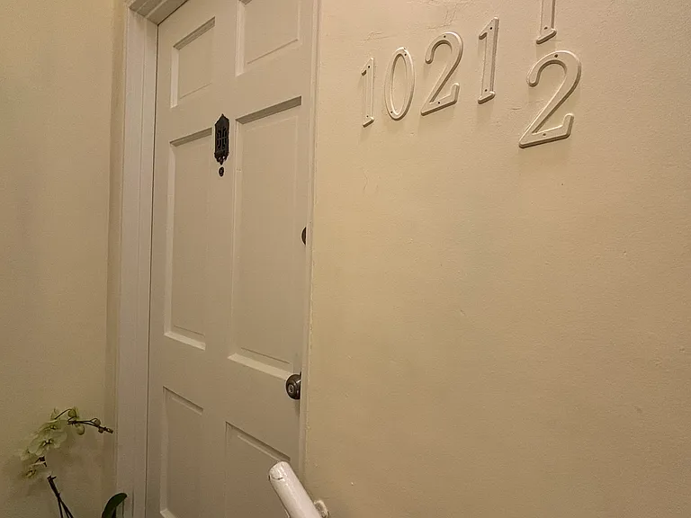 1021 1/2 S Glenoaks Blvd #1021-1/2 — Photo 2