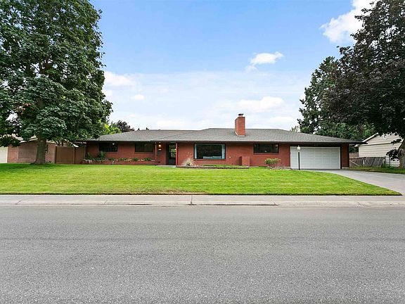 2nd image of 411 Sierra St