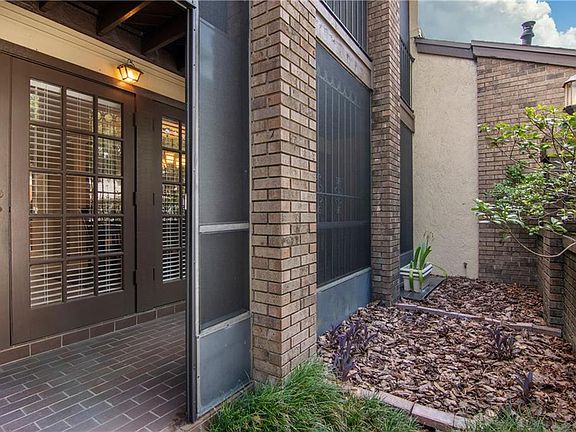 3rd image of 1132 Washington Ave #12