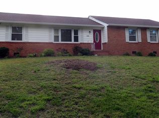 7949 Meadow Dr, Mechanicsville, VA 23111
