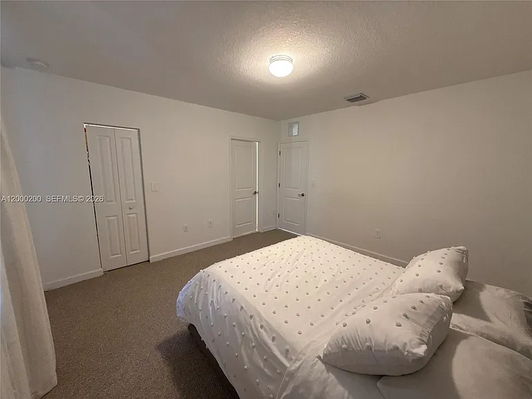 412 NW 12th Pl — Photo 17