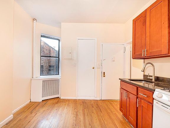 2nd image of 133 Avenue C APT 4A