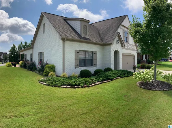 7121 Oak Crescent Ln, Gardendale, AL 35071