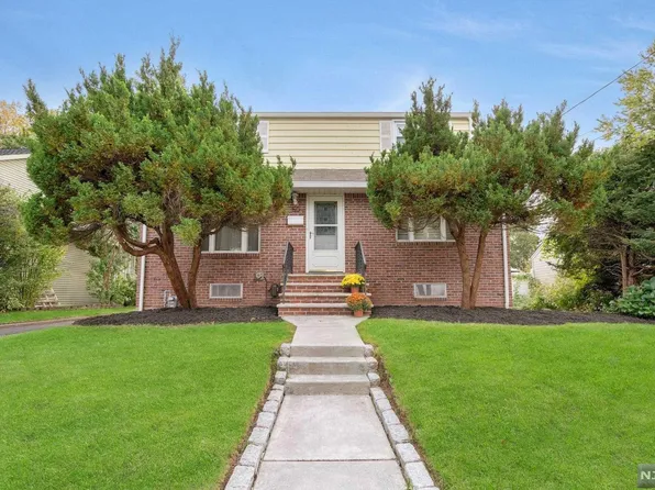 50 Morgan St, Bergenfield, NJ 07621