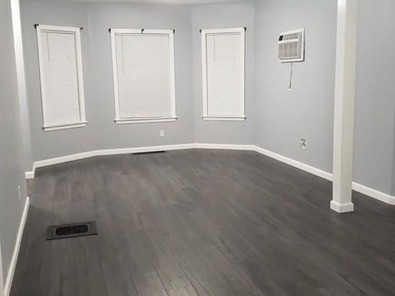 2nd image of 25 Lockwood St #1