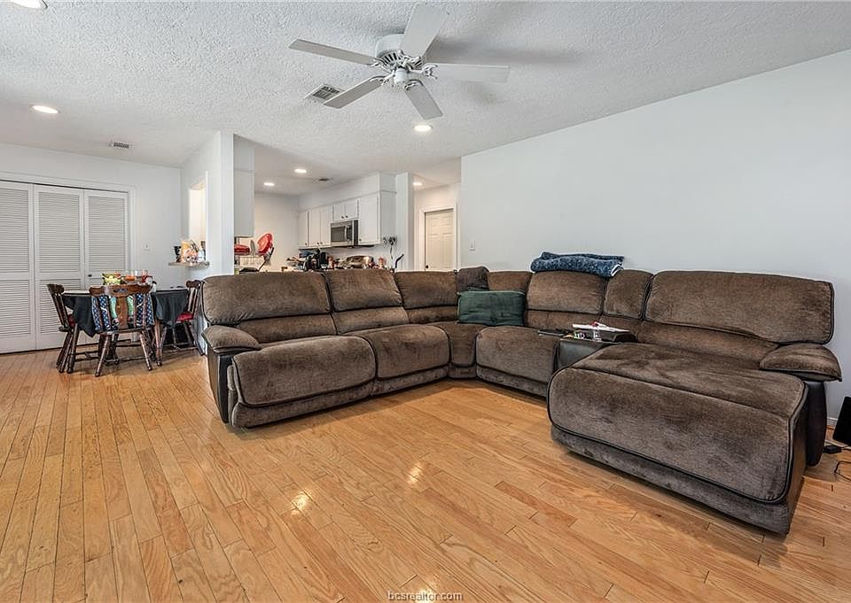 1st image of 3008 Adrienne Dr