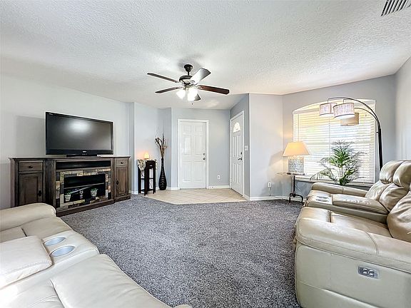 5th image of 2560 Franklin Avenue
