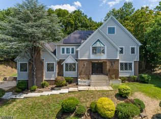 51 Westview Rd, Wayne, NJ 07470