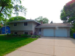 24 W Golden Lake Rd, Circle Pines, MN 55014