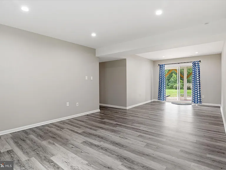 7264 Twilight Ct — Photo 14