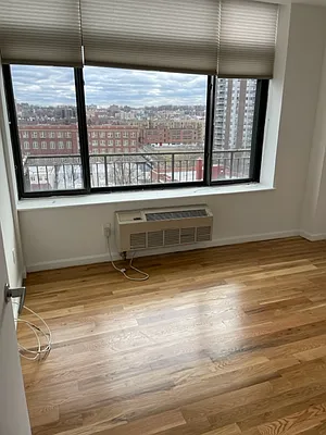 Rented by 3210 Riverdale Holdings LLC | media 18