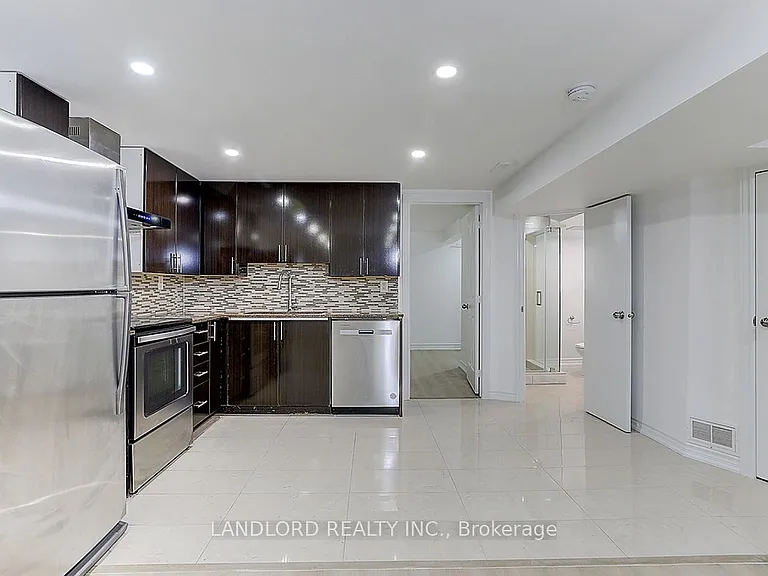 3271 Chokecherry Cres #LOWER — Photo 11