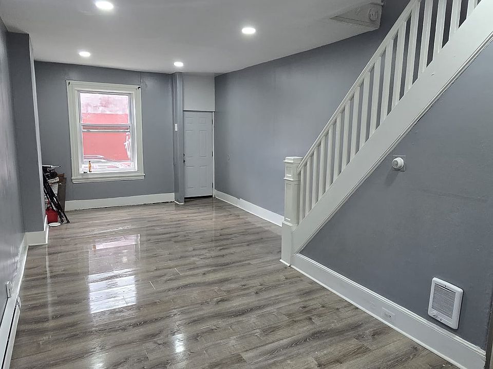 1st image of 3513 Dillman St