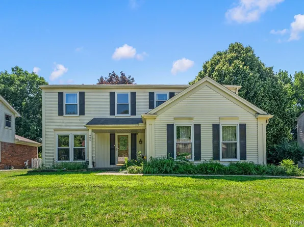 1906 Freemont Dr, Troy, MI 48098