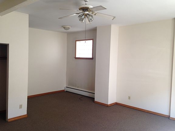 3rd image of 1822 W Belmont Ave #1