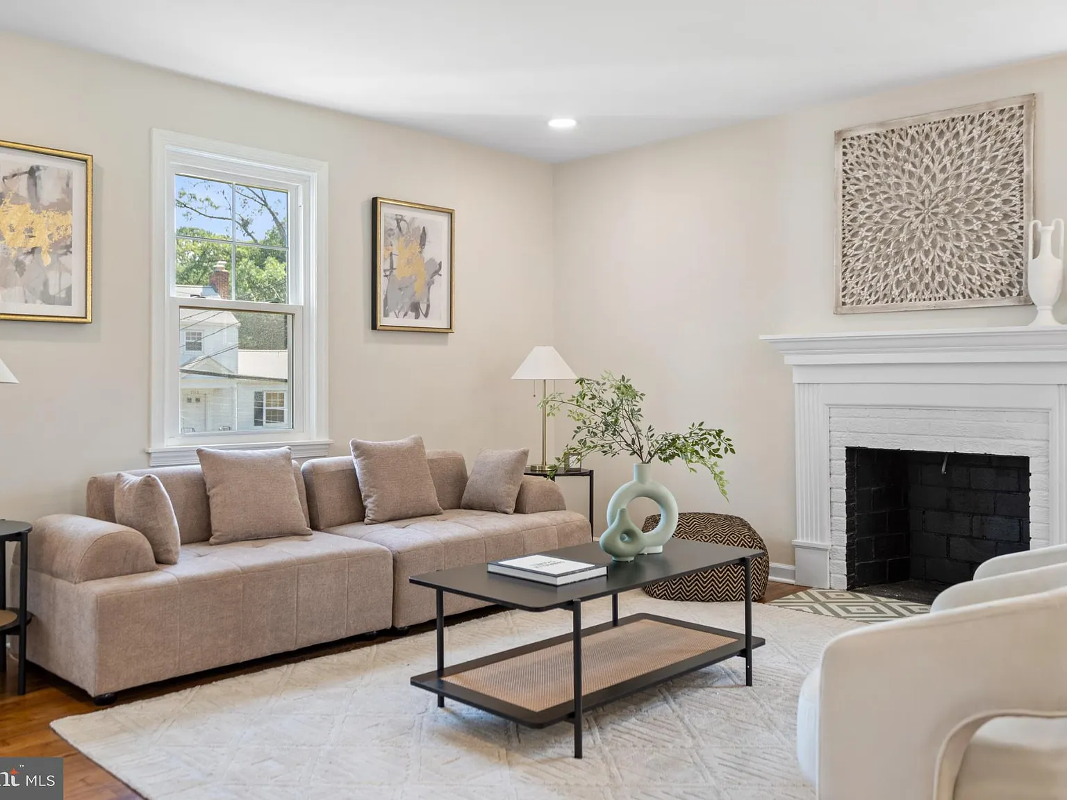 4 bed, 3.0 bath, 2121 sqft, $5,200 — Photo 3