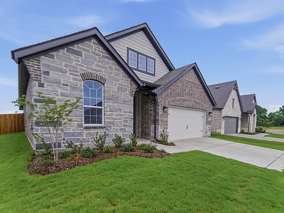 2nd image of 604 Sand Piper Ln